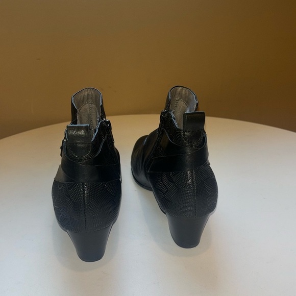 Ladies EARTH BOOTIES - Picture 3 of 8